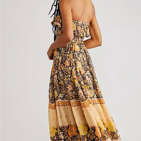 Floral Hibiscus Lane Strapless Flutter Midi Dress - Licorice - Picture 4 of 10